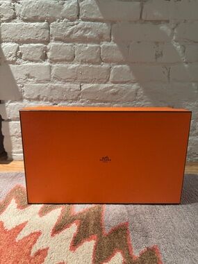 Hermès Orange Signature Box